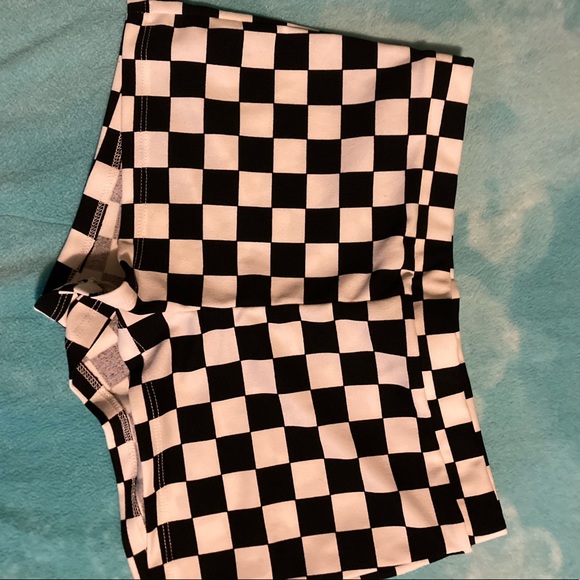 Large black and white FN checkered shorts - Picture 2 of 6